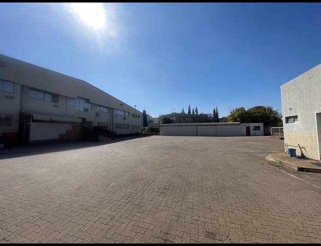2,528M² FACTORY TO LET IN JET PARK